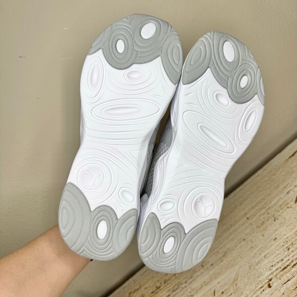 PUMA Women's Cell Magma Cross Trainer 10 NWOB - Picture 7 of 11